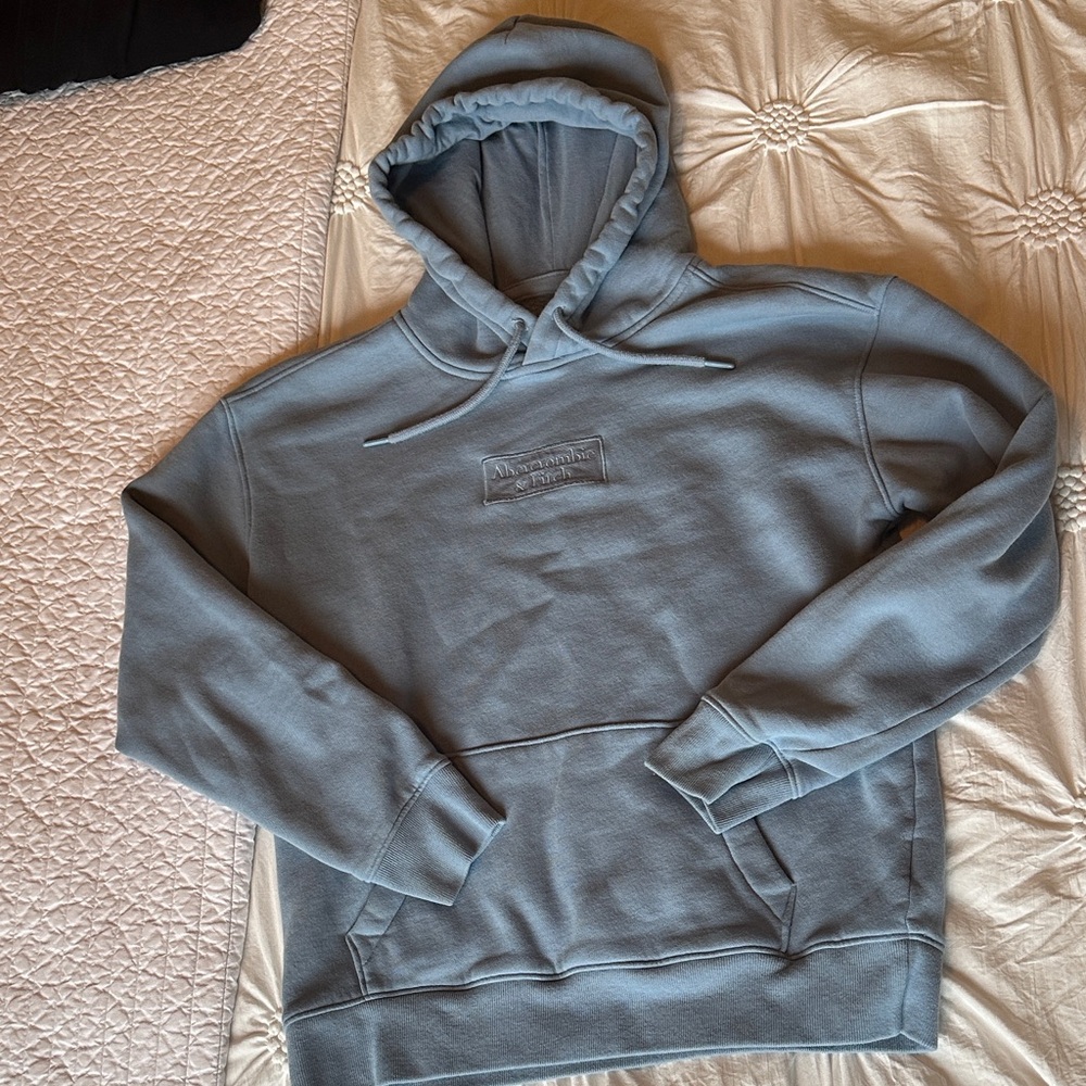 ✅Abercrombie & Fitch Slate Blue Hoodie. Size adult MED. Stitched logo on front
